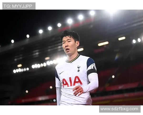 足坛巨星全方位点评解析技战术与个人成长之路