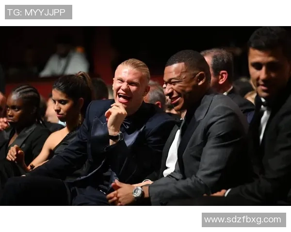 五大足球豪门球星风采对比探讨：梅西、C罗、内马尔、哈兰德与姆巴佩的时代较量